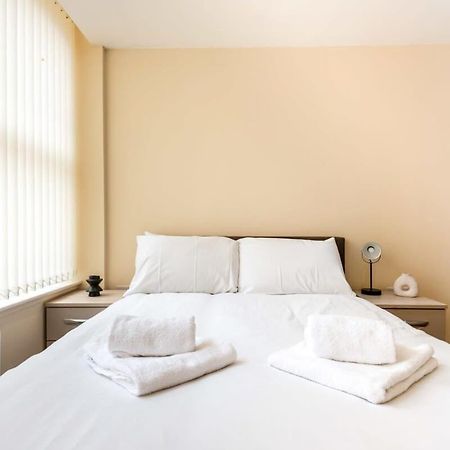 Bright 1 Bedroom Budget Flat In Central 庞特佛雷特 外观 照片