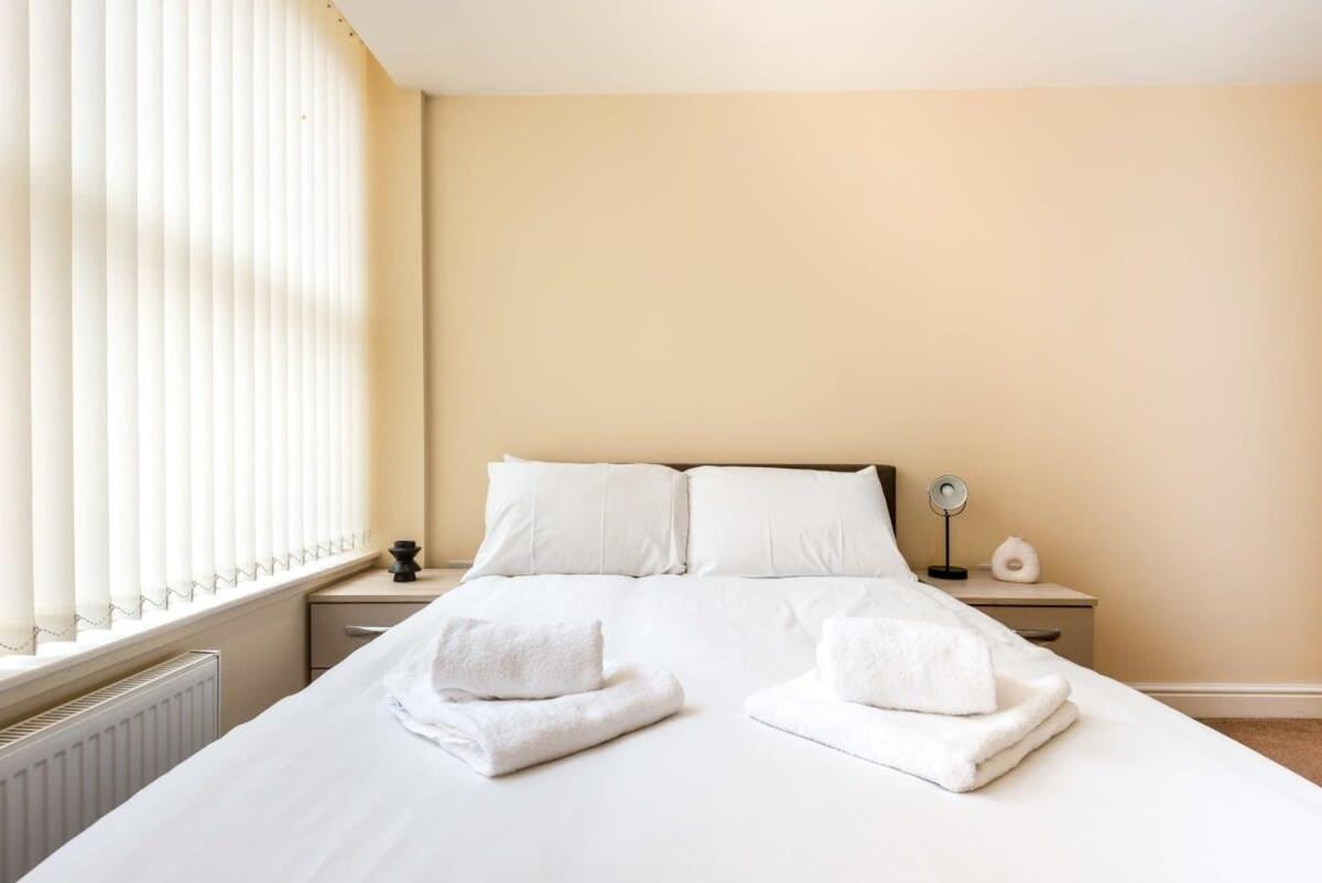 Bright 1 Bedroom Budget Flat In Central 庞特佛雷特 外观 照片