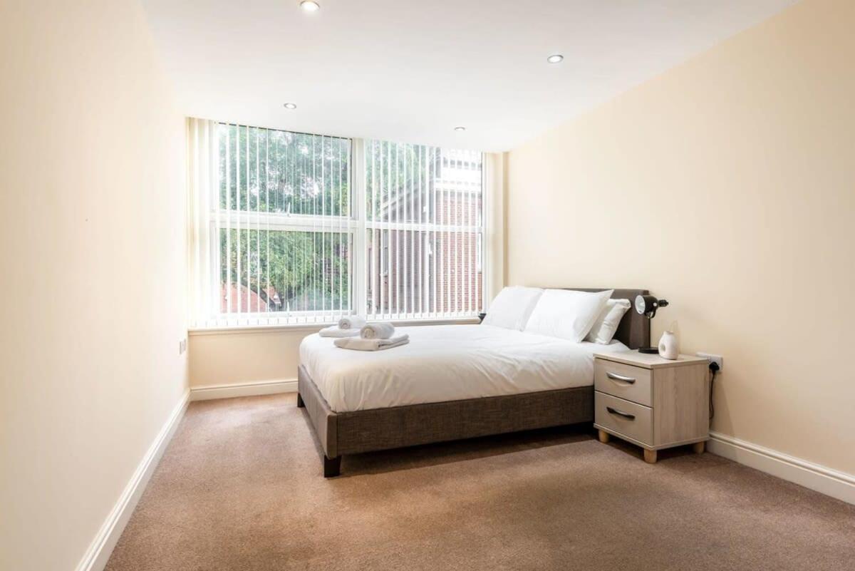 Bright 1 Bedroom Budget Flat In Central 庞特佛雷特 外观 照片